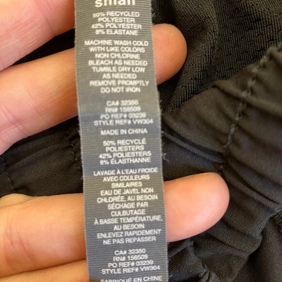 Vuori Womens Sz S Clementine Black Camo Athletic Shorts 2.5” Built-in Briefs - Picture 14 of 16